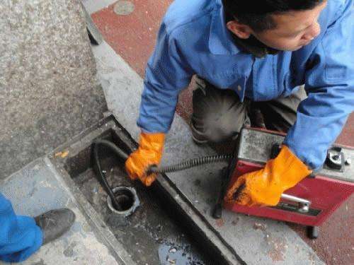 龙江镇疏通下水道